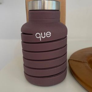 que travel water bottle